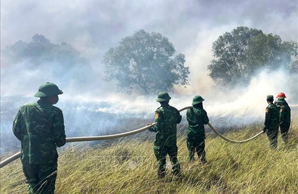 Bộ đội Biên phòng Quảng Trị kịp thời phối hợp khống chế nhiều đám cháy