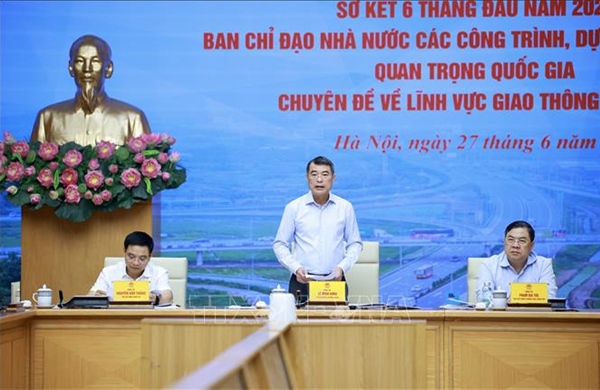 Thủ tướng chủ trì sơ kết các dự án giao thông vận tải trọng điểm