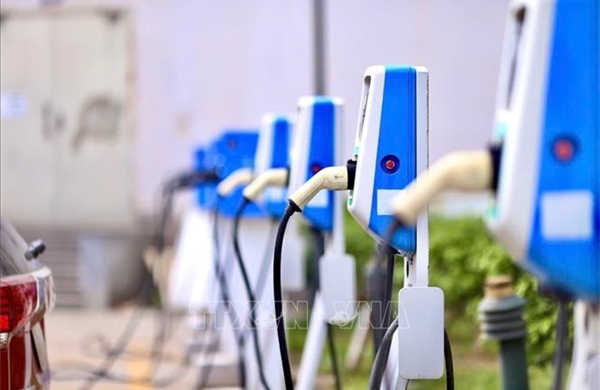 Luật hóa 'nhà ở thương mại giá phù hợp', siết an toàn sạc xe điện chung cư