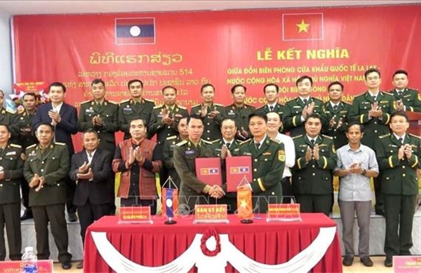 Kết nghĩa lực lượng bảo vệ biên giới, vun đắp tình hữu nghị Việt Nam -  Lào