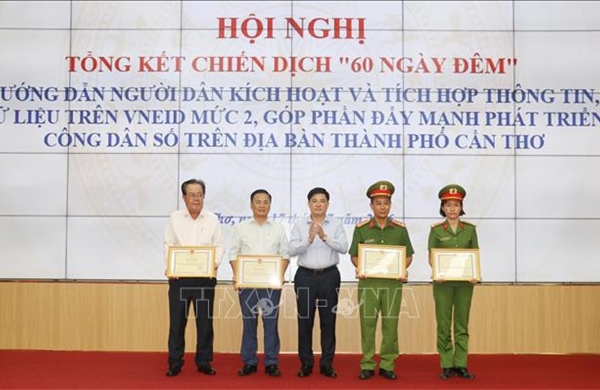 Đưa Cần Thơ tiếp tục đi đầu trong phát triển công dân số, chính quyền số