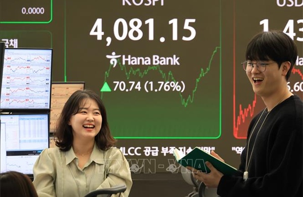 Chứng khoán Hàn Quốc tăng kỷ lục gần 18% trong phiên 31/7