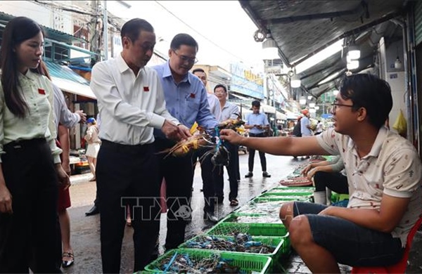 Đảm bảo an toàn thực phẩm cho người dân và du khách