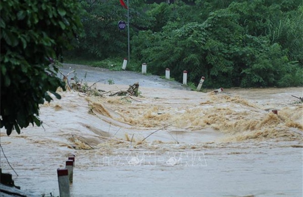 Triển khai phân luồng từ xa tại các vị trí không bảo đảm an toàn giao thông