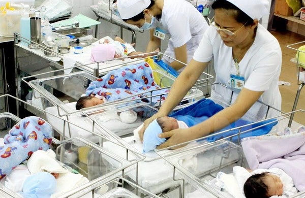 Tăng tỷ suất sinh 2% mỗi năm, hướng tới mức sinh thay thế