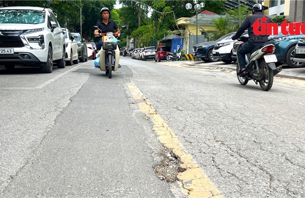 Hiện trạng phố Hàng Lọng mới được khôi phục ở Hà Nội