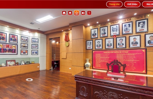 Tham quan Phòng truyền thống số của Bộ Tư pháp qua công nghệ thực tế ảo
