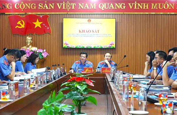 ‘Lá chắn’ pháp lý bảo vệ người yếu thế và lợi ích công