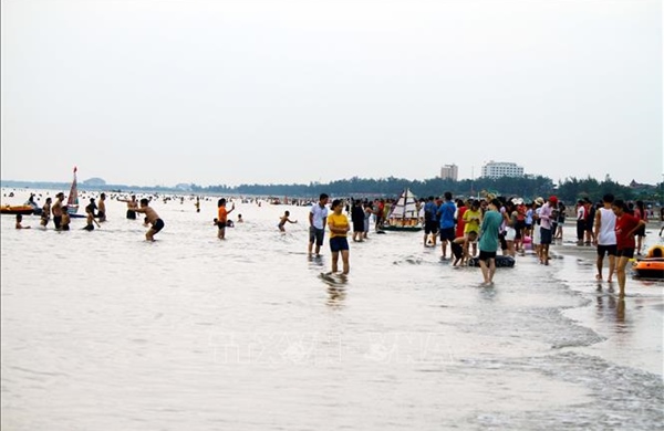 Du lịch Cửa Lò: Gỡ rào cản gọi đại bàng