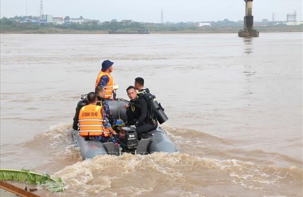 Kết thúc tìm kiếm nạn nhân mất tích do sập cầu Phong Châu