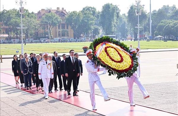 Chủ tịch Quốc hội Armenia Alen Simonyan vào Lăng viếng Chủ tịch Hồ Chí Minh và thăm Văn Miếu - Quốc Tử Giám