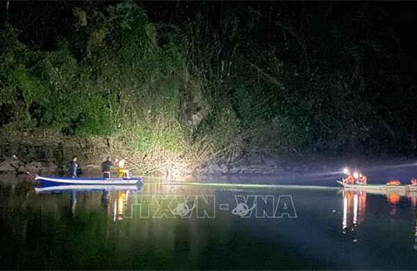 Đắm xuồng trên sông Đồng Nai khiến 1 người tử vong, 1 người mất tích