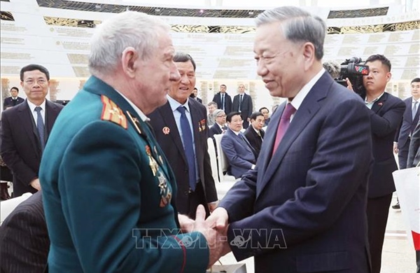 Tổng Bí thư gặp mặt tri ân những người bạn Belarus của Việt Nam