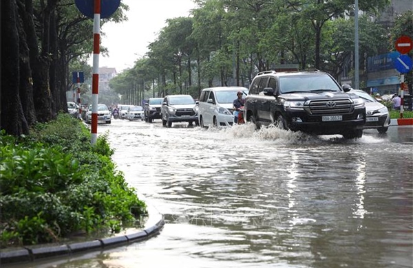 Cảnh báo dông lốc, sét tại Hà Nội 