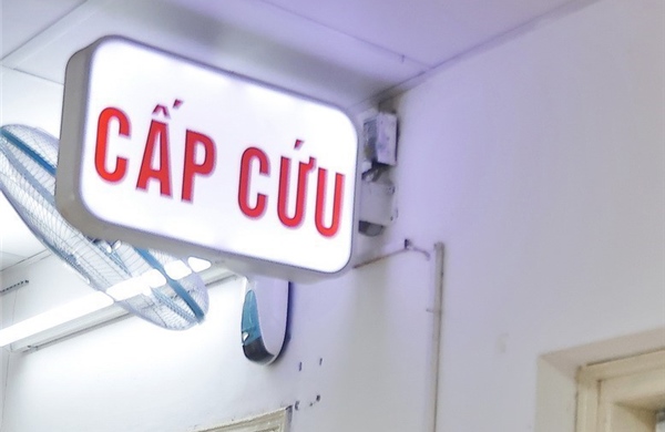 Bà cụ 83 tuổi rơi vào sốc nhiễm khuẩn sau nhổ răng khôn