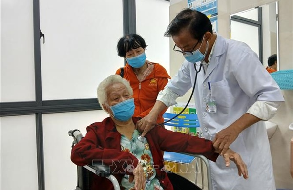 Đảm bảo hoạt động khám, chữa bệnh thông suốt, nâng cao chất lượng