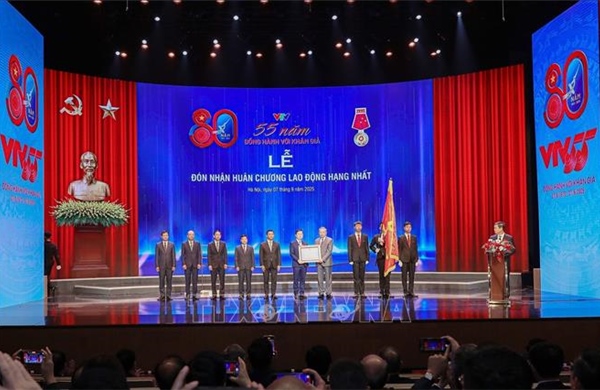 Tổng Bí thư Tô Lâm trao Huân chương Lao động hạng Nhất cho Đài Truyền hình Việt Nam