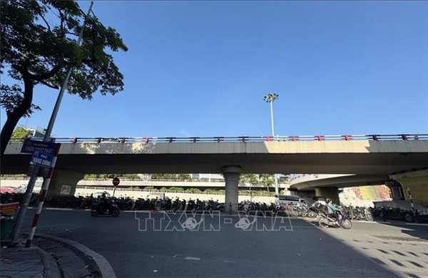 Hà Nội: Kiểm tra, rà soát việc quản lý, sử dụng hành lang an toàn đường bộ