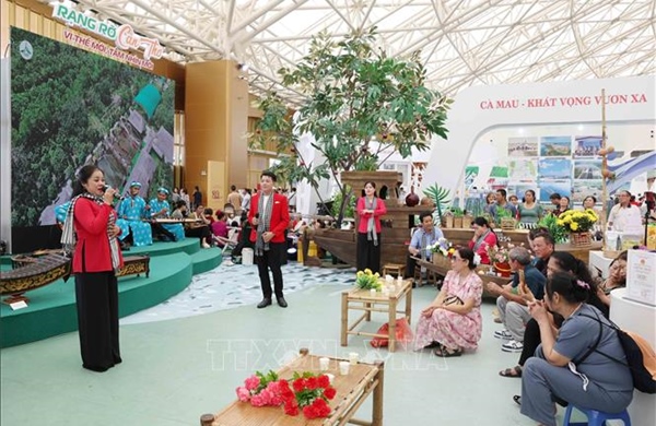 Sôi động hoạt động văn hóa - nghệ thuật tại Triển lãm thành tựu đất nước