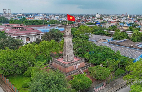 Kỳ đài Thành Nam - &#39;Địa chỉ đỏ&#39; để giáo dục lịch sử