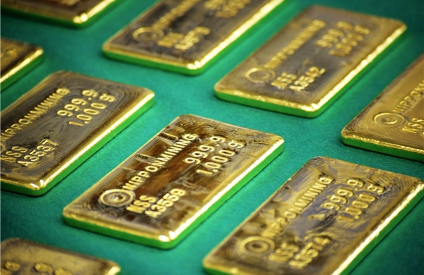 Vàng thế giới rời đỉnh ngắn hạn, tiếp tục xu hướng đi ngang