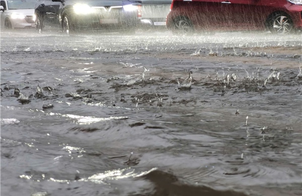 Dự báo Huế và Nam Trung Bộ cục bộ có nơi mưa to trên 200 mm