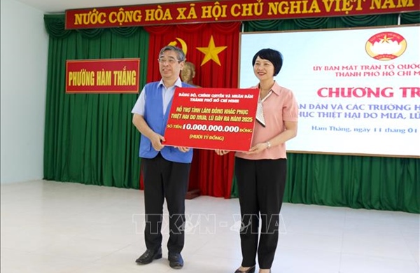 Trao hơn 10 tỷ đồng hỗ trợ Lâm Đồng khắc phục thiệt hại do thiên tai