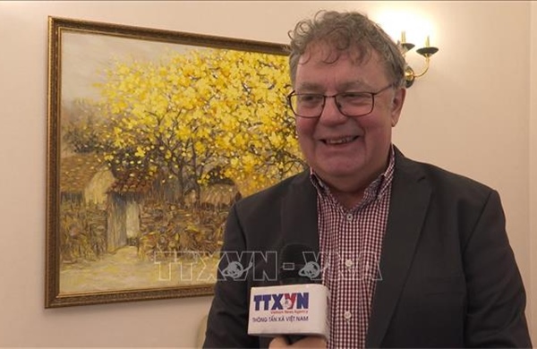 Gắn bó với nhân dân - nguồn sức mạnh lãnh đạo của Đảng