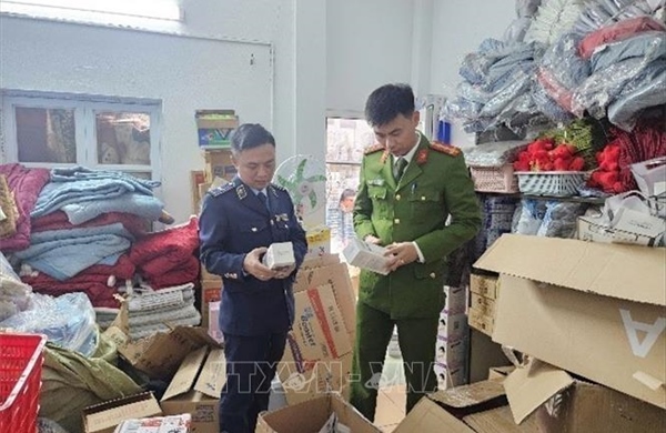 Tăng kiểm soát thị trường, hỗ trợ người dân tiêu thụ hàng hóa Tết