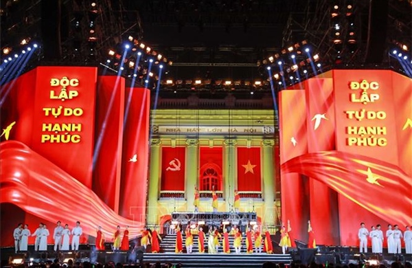 Hòa nhạc Ánh sáng lan tỏa thông điệp về năm mới tốt đẹp và tràn đầy niềm tin