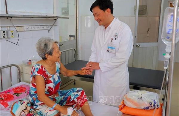 Chủ động phương án y tế, chăm lo Tết an toàn cho bệnh nhân và người yếu thế