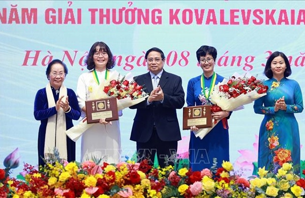 Xây dựng hình ảnh người phụ nữ Việt Nam thời đại mới tự tin, trách nhiệm, nhân ái và sáng tạo