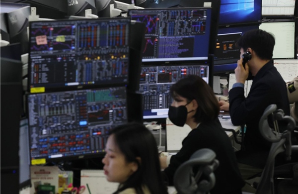 Các thị trường châu Á phản ứng mạnh sau thỏa thuận ngừng bắn tạm thời giữa Mỹ và Iran