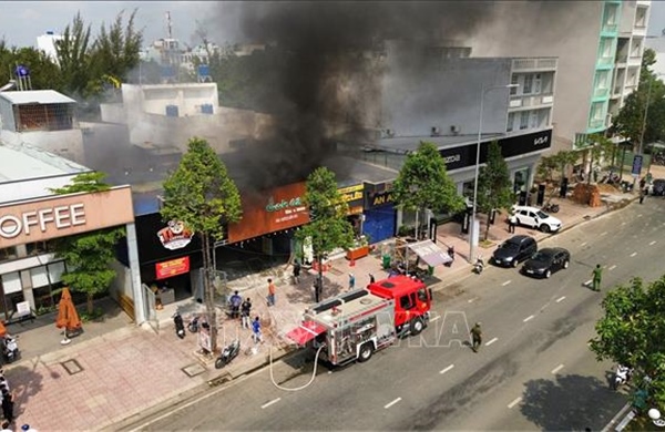 Cháy quán ăn trên tuyến đường trung tâm phường Long An