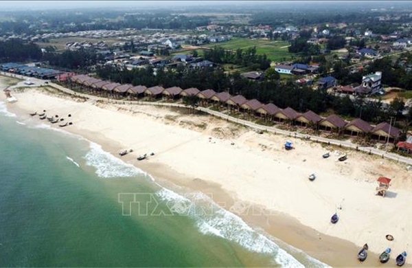 Hàng chục nhà hàng, công trình du lịch tiền tỷ 'đắp chiếu'