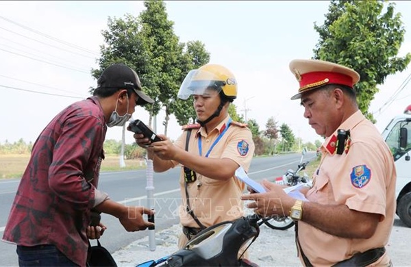 Ngày 30/4, tai nạn giao thông giảm sâu, hơn 2.100 trường hợp vi phạm nồng độ cồn
