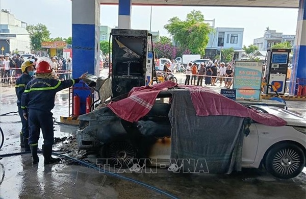 Vụ cháy tại cây xăng khiến hai người tử vong: Xe bị cháy chở nhiều pin, bình ắc quy