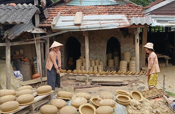 Làng nghề truyền thống trăm năm gia tăng trải nghiệm để thu hút du khách