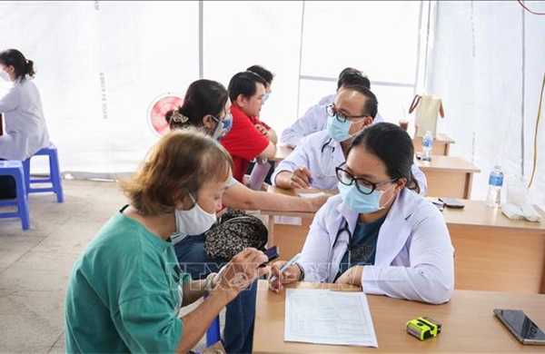 Khám sức khỏe miễn phí định kỳ: Xây 'lá chắn' bảo vệ sức khỏe cộng đồng