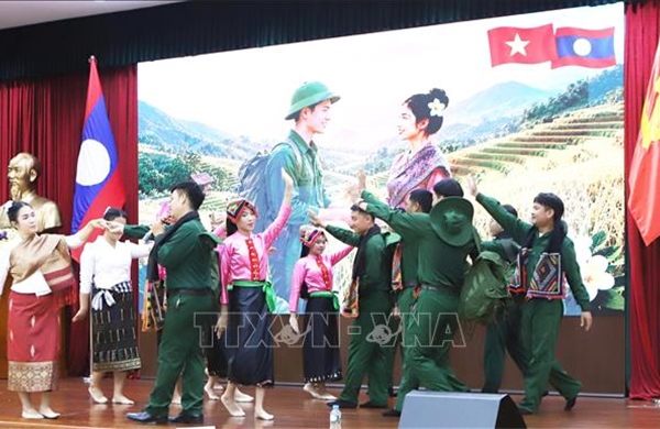 Tôn vinh tiếng Việt: Nhịp cầu ngôn ngữ giữa dòng chảy hữu nghị đặc biệt Việt Nam - Lào