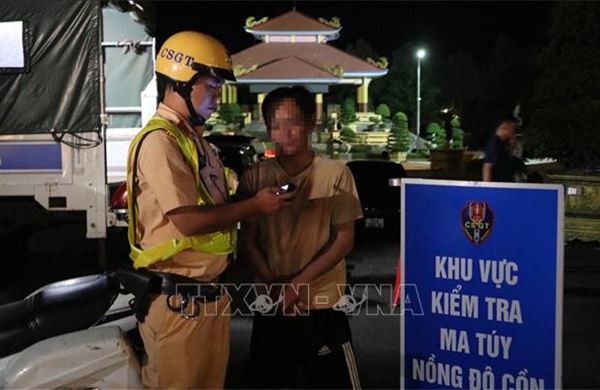 Kiểm tra, xử lý nghiêm vi phạm nồng độ cồn trên các tuyến đường trọng điểm