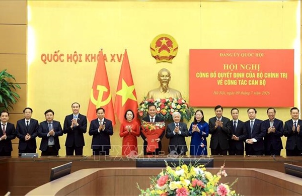 Công bố quyết định của Bộ Chính trị chỉ định Ủy ban Kiểm tra Đảng ủy Quốc hội nhiệm kỳ 2025-2030