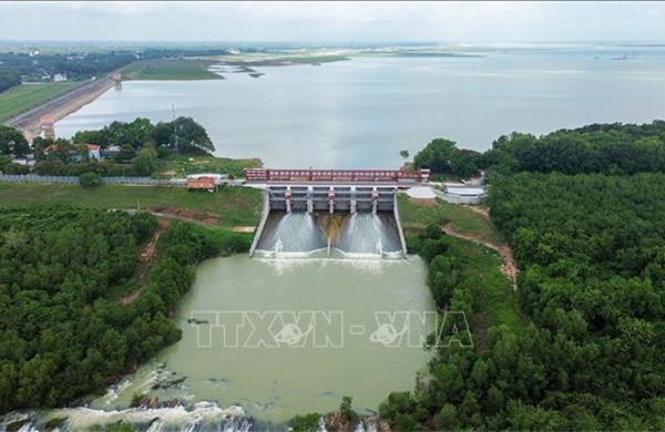 Tăng năng lực quản lý, vận hành an toàn hồ chứa nước Dầu Tiếng