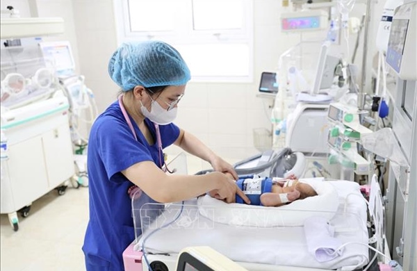 Hạ thân nhiệt chỉ huy: Cứu sống trẻ sơ sinh bị ngạt