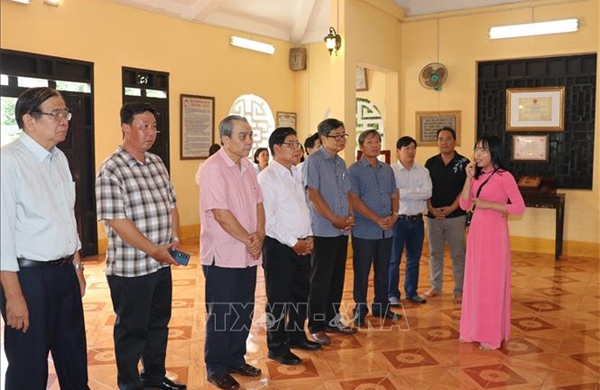 'Địa chỉ đỏ' tri ân Anh hùng dân tộc, giáo dục lòng yêu nước