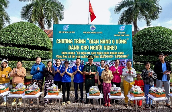 'Gian hàng 0 đồng' chăm lo người nghèo khu vực biên giới biển dịp Quốc khánh 2/9