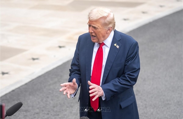 Điểm lại các cuộc đối đầu của Tổng thống Trump với giới truyền thông