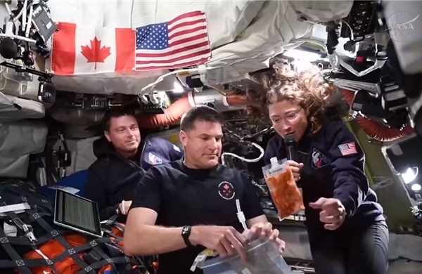 Cuộc sống kỳ lạ của các phi hành gia Artemis II trong tàu vũ trụ Orion - Phần cuối