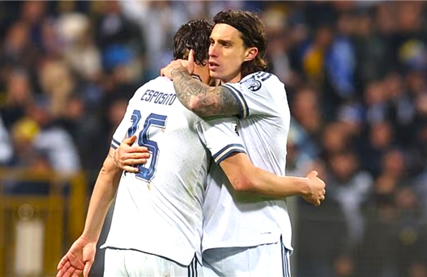 Bóng đá Italy trượt dài 