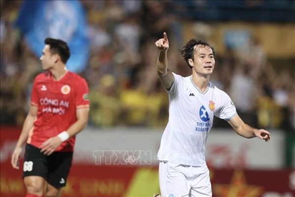 V-League 2023 - 2024: Nam Định bứt tốc